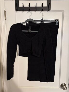 Guess by Marciano Black Ribbed Knit Pencil Midi Skirt and matching top